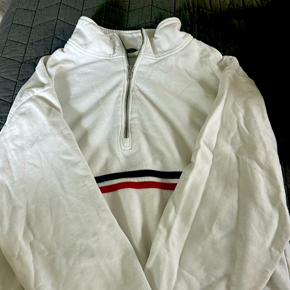 Brandy Melville quarter zip one size fits all, fits like a s/m